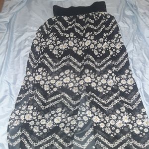 Daisy pattern skirt